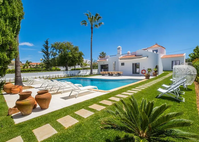 Villa Veiga - Luxury Modern Design With Large Beautiful Garden
