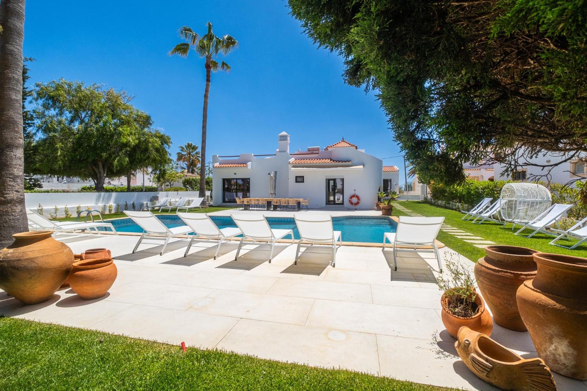 Vakantiehuis Veiga - Luxury Modern Design With Large Beautiful Garden *