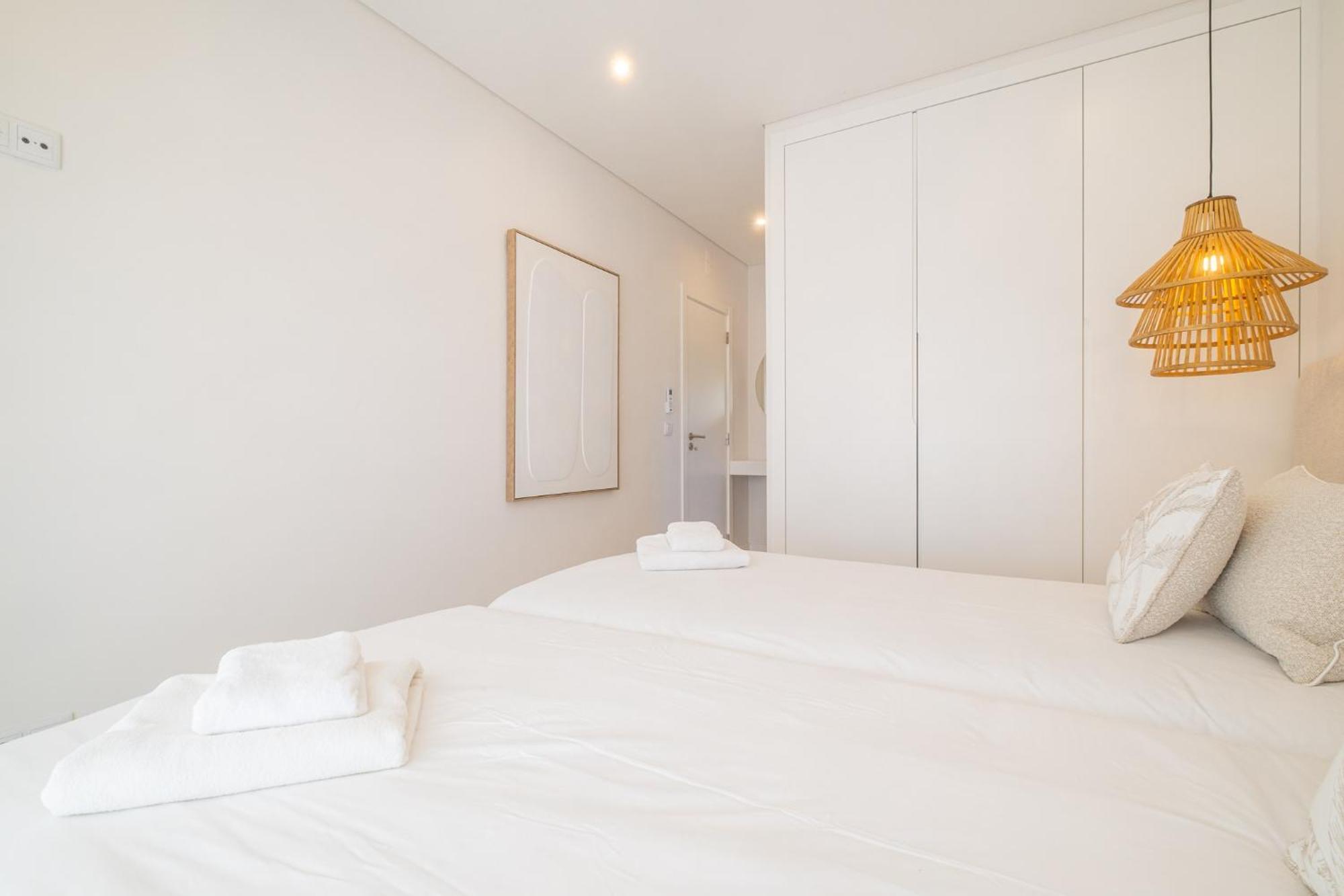 Vakantiehuis Veiga - Luxury Modern Design With Large Beautiful Garden *