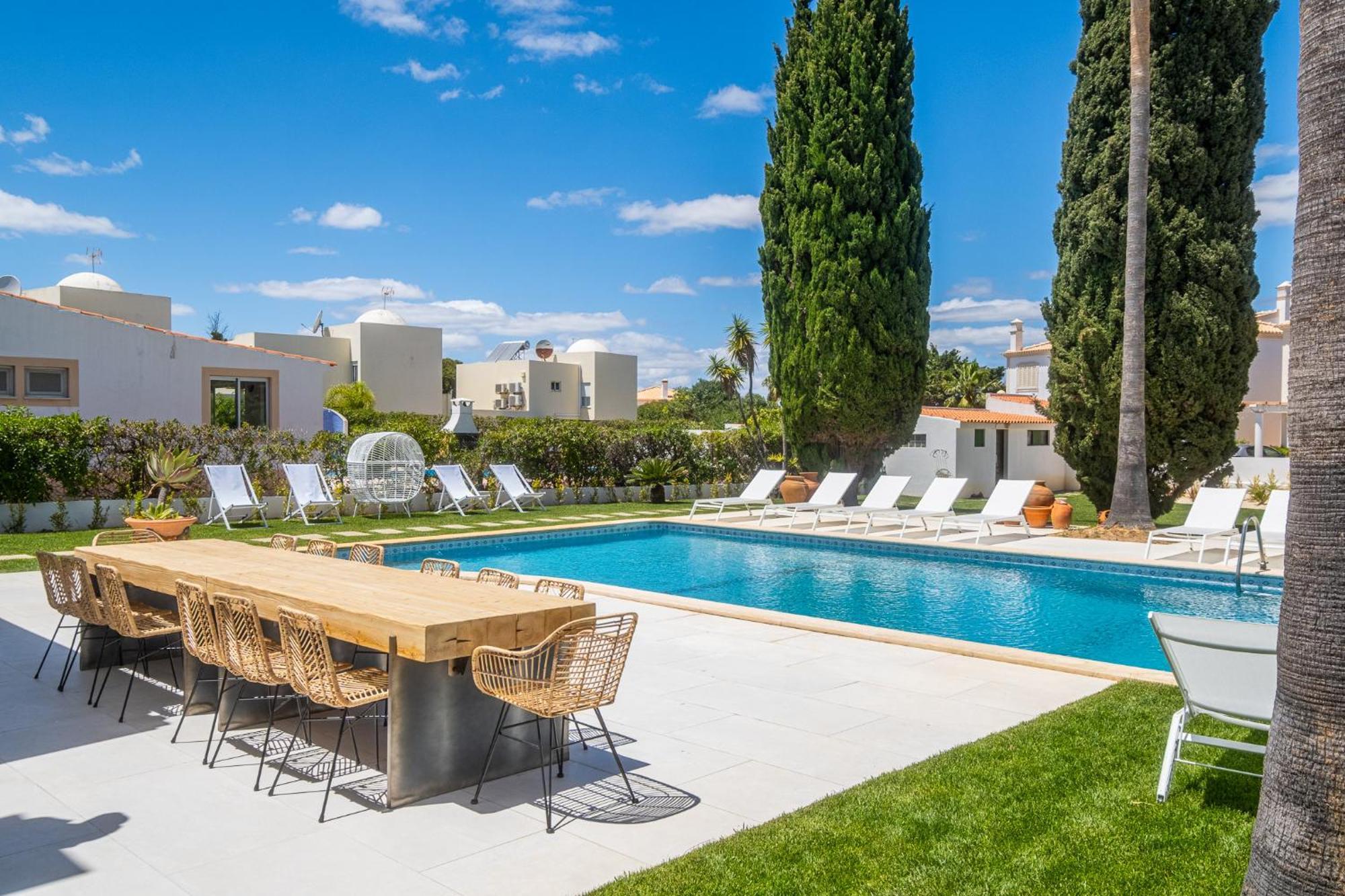 Vakantiehuis Veiga - Luxury Modern Design With Large Beautiful Garden