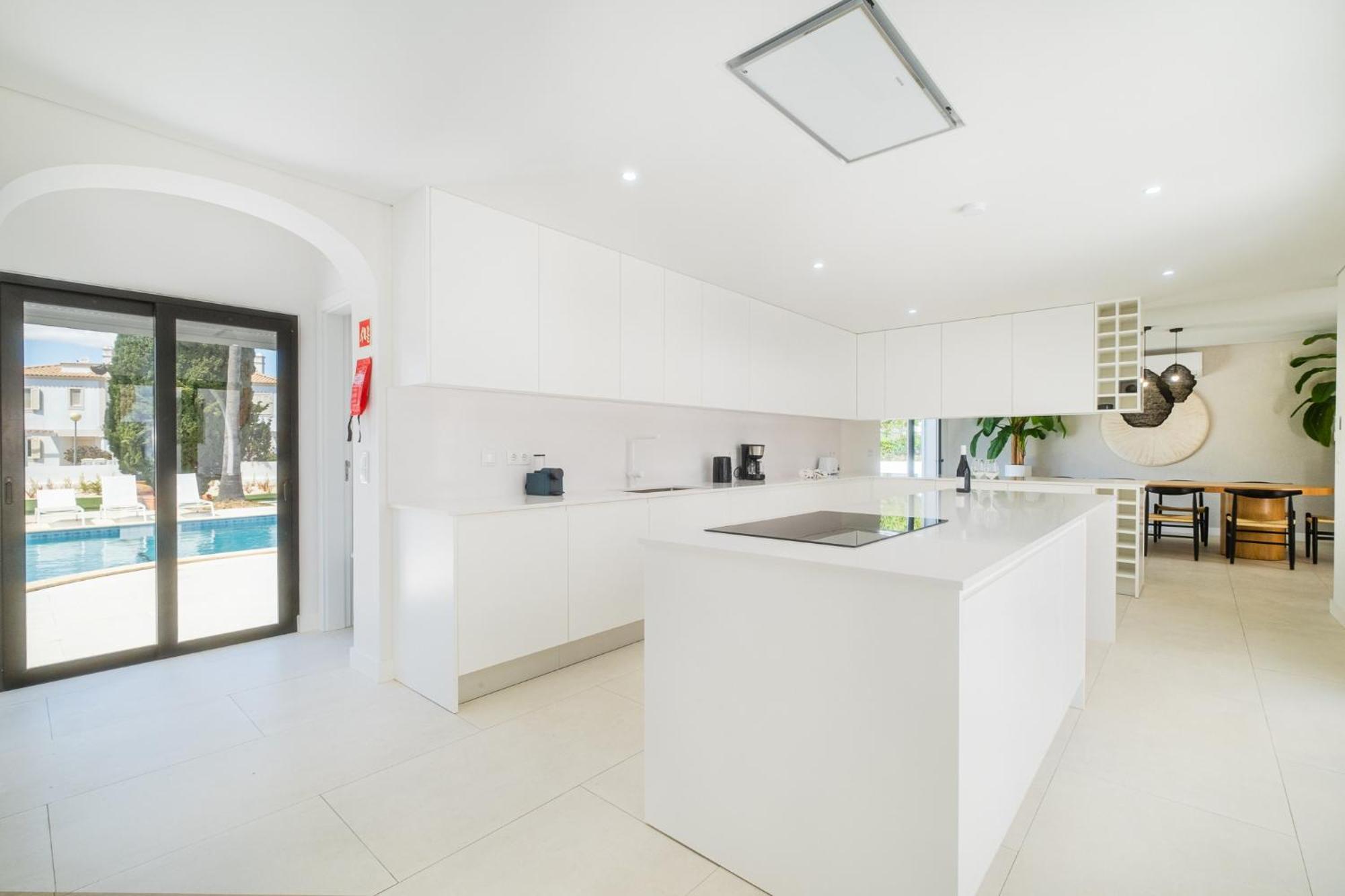 Vakantiehuis Veiga - Luxury Modern Design With Large Beautiful Garden *