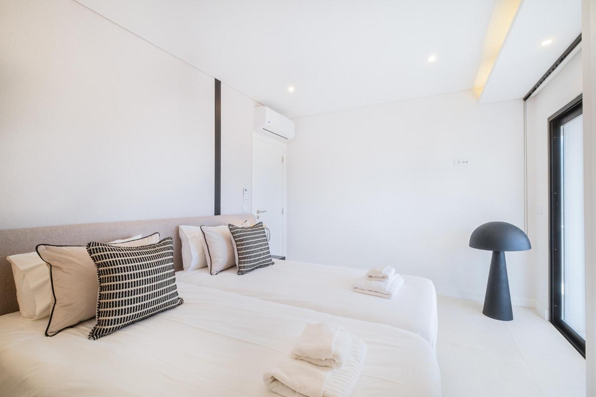 Veiga - Luxury Modern Design With Large Beautiful Garden Vakantiehuis