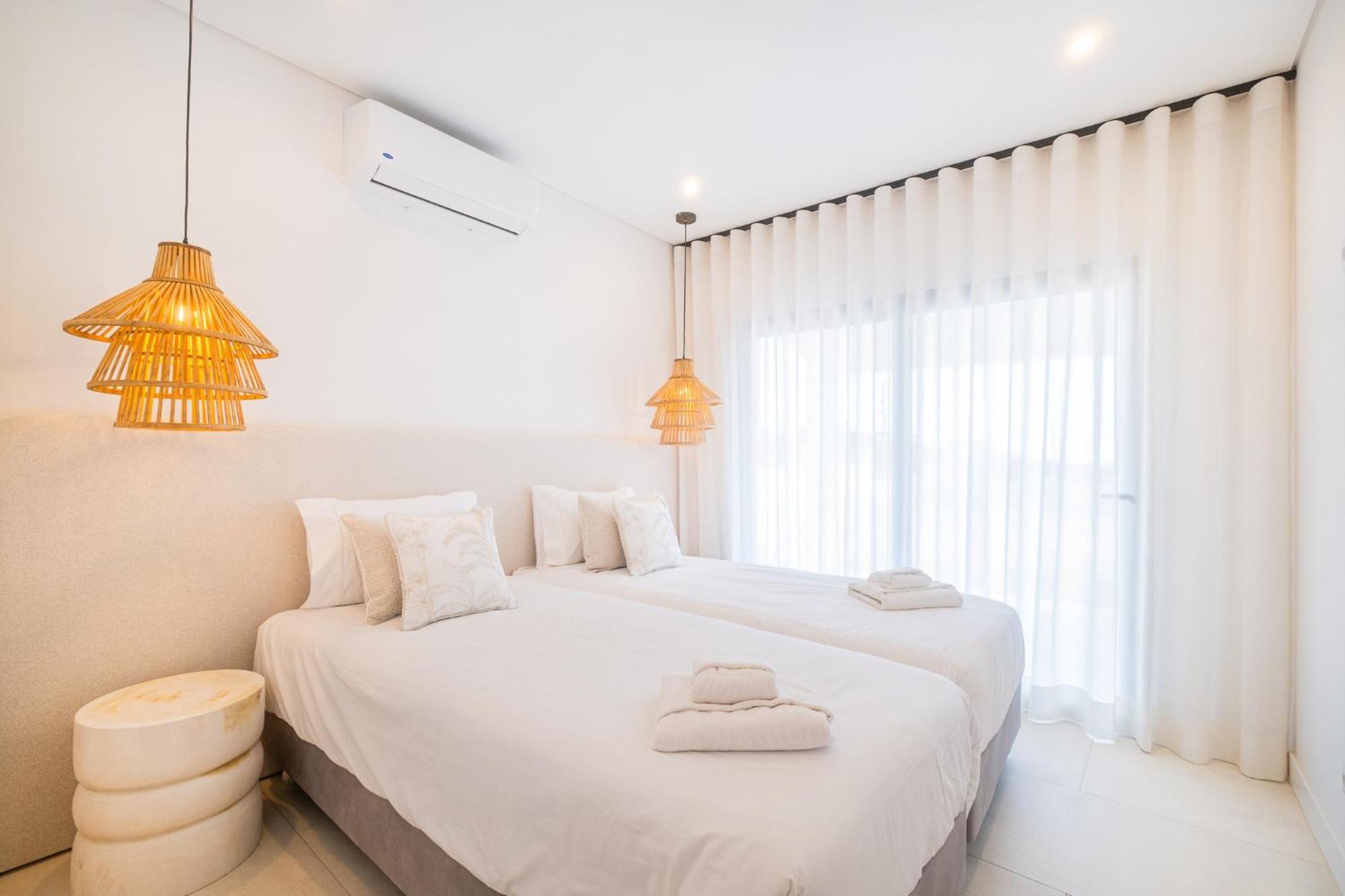 Veiga - Luxury Modern Design With Large Beautiful Garden Vakantiehuis *