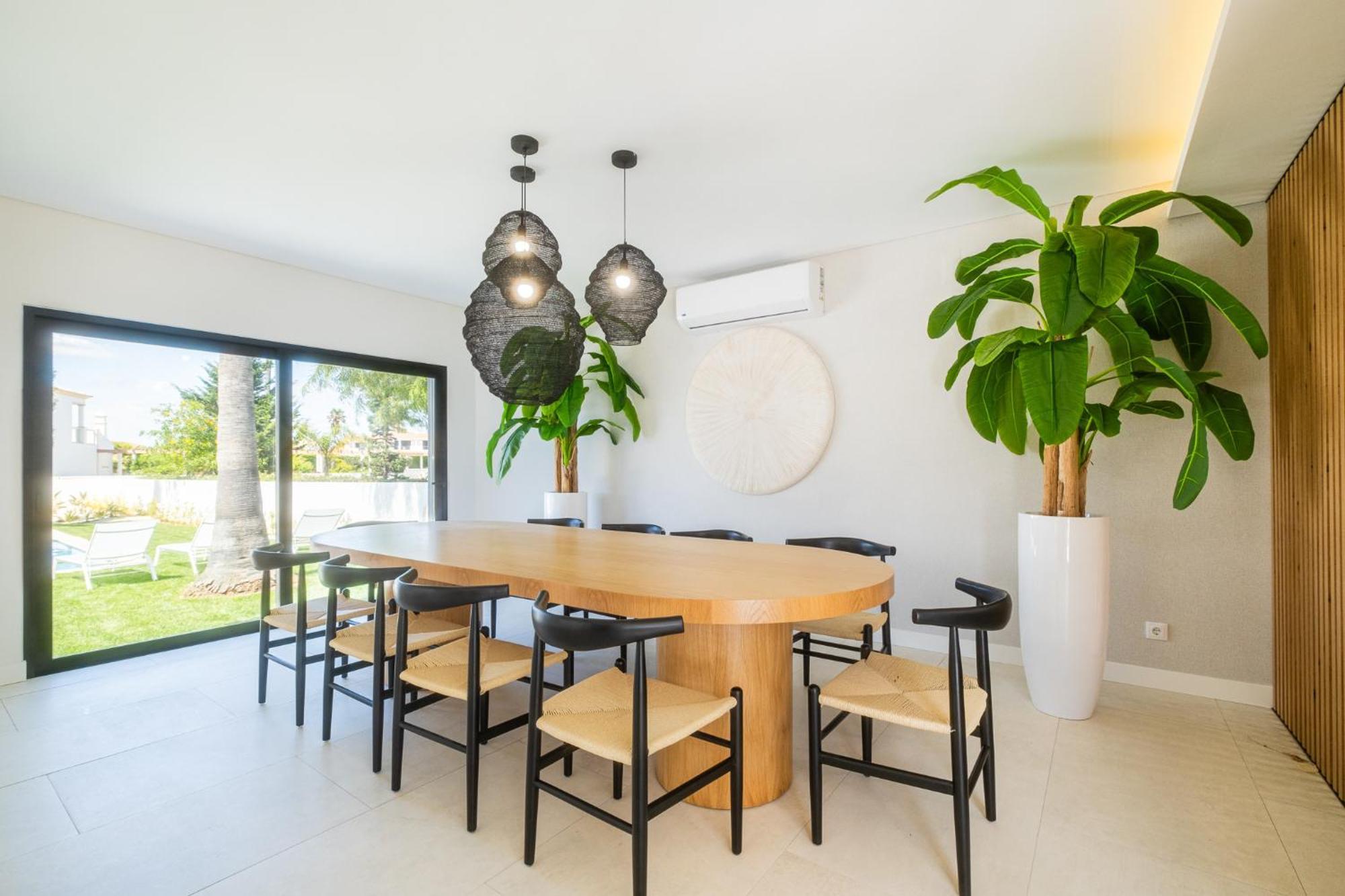 Vakantiehuis Veiga - Luxury Modern Design With Large Beautiful Garden *