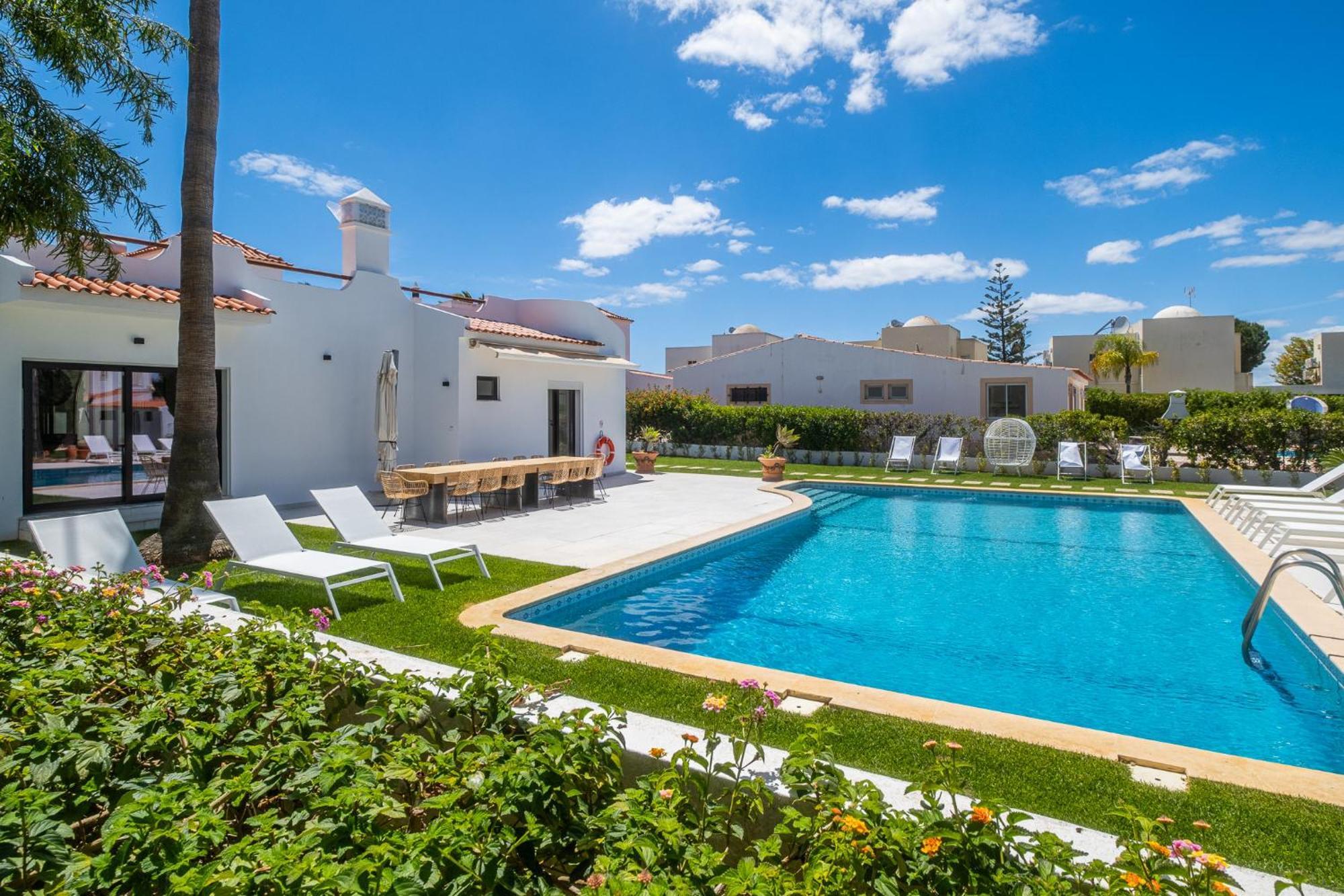 Veiga - Luxury Modern Design With Large Beautiful Garden Vakantiehuis